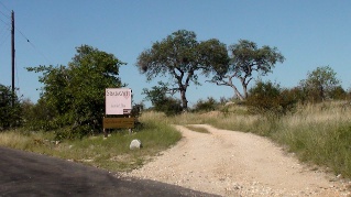 path to Simbavati River Lodge