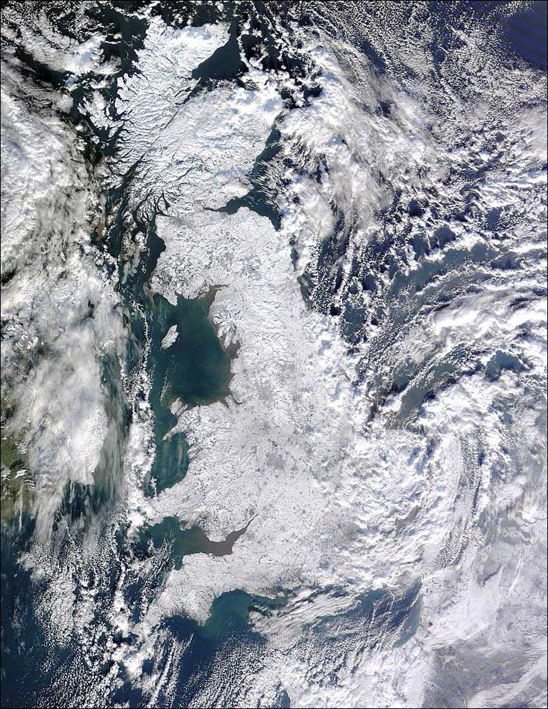 snow covers the UK