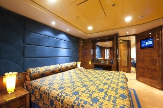 msc-yachtclub-cabin