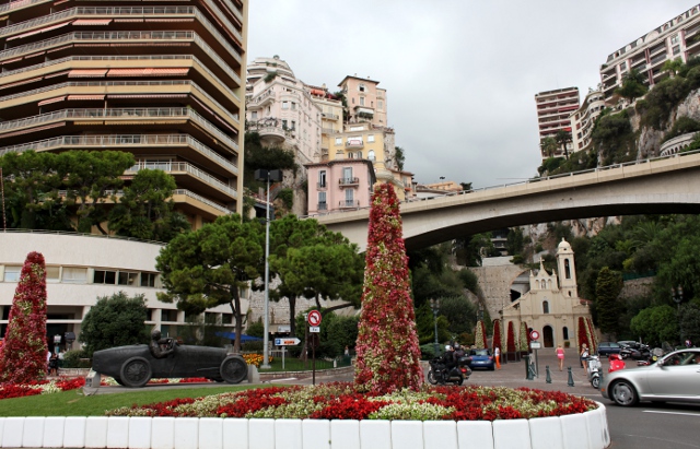 racing car sculpture in Monaco
